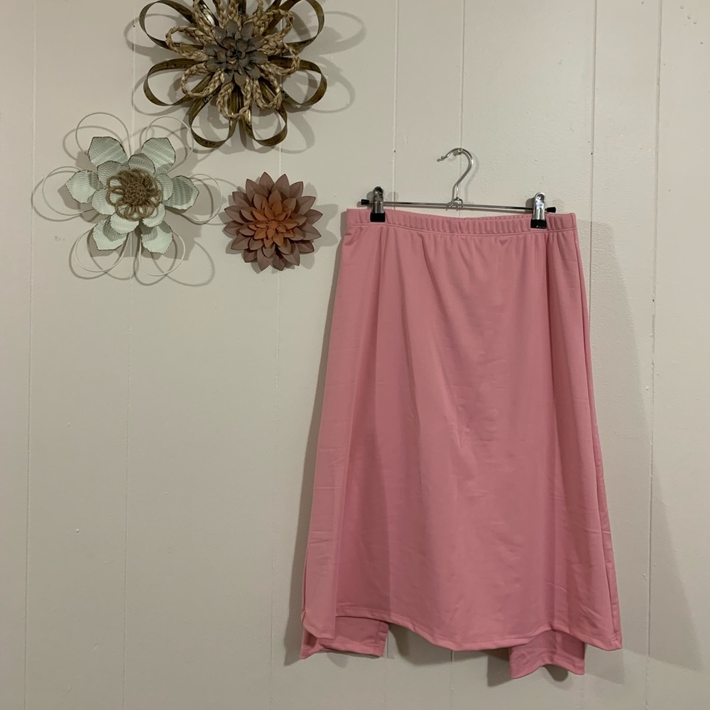 NWOT skirt with built in leggings